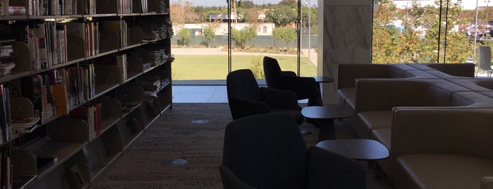 Orange County Public Libraries - Costa Mesa/Donald Dungan Library is one of Tempat yang Disukai Jen.