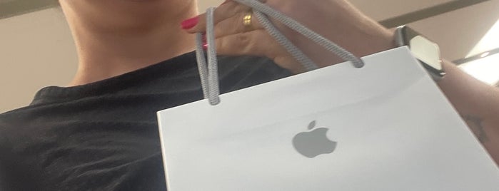 Apple Carindale is one of Apple - Rest of World Stores - November 2018.
