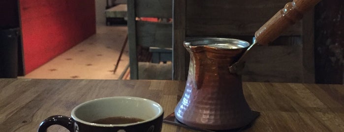 Strada Eateria & Coffee is one of Thirsty'in Beğendiği Mekanlar.