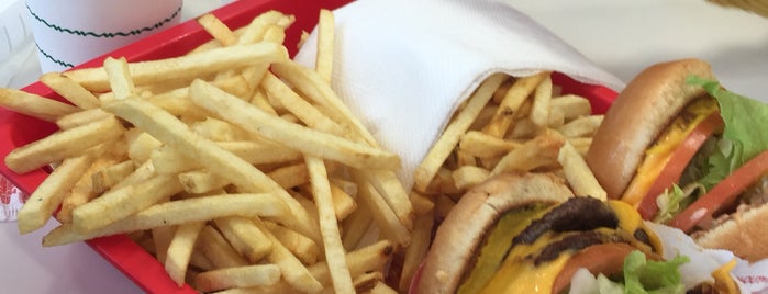 In-N-Out Burger is one of Posti che sono piaciuti a Thirsty.