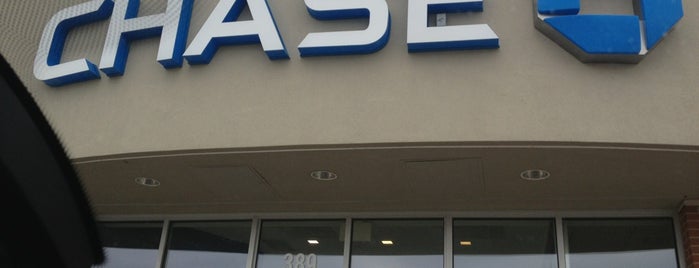 Chase Bank is one of Tempat yang Disukai PooBear.