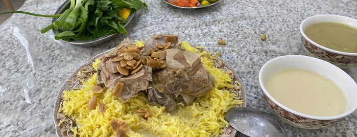 Al Mansaf Restaurant is one of تستحق الزيارة.