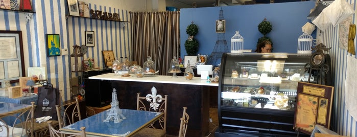 Rush Patisserie is one of Locais salvos de Hanoi.