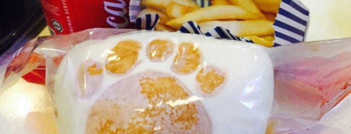 Bear Paw 熊手包 is one of Fast Food in Malaysia.