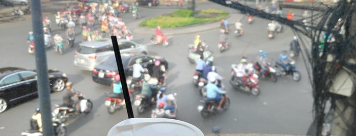 Phuc Long Coffee & Tea Express is one of Saigon.