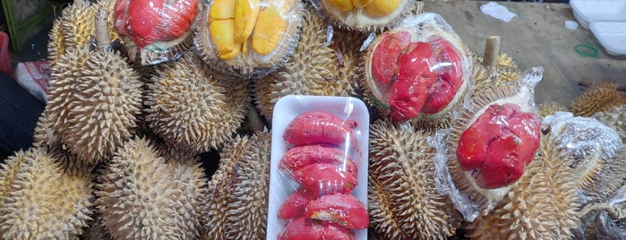 Segama Durian stalls is one of KK.