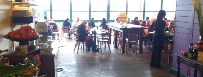 Leura Gourmet Cafe is one of Lugares guardados de Soraya.