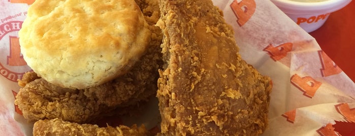 Popeyes Louisiana Kitchen is one of Alanさんのお気に入りスポット.