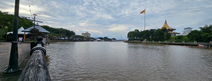 Sarawak River is one of Ο.