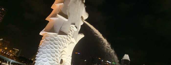 Merlion Park is one of The 15 Best Places for S'mores in Singapore.