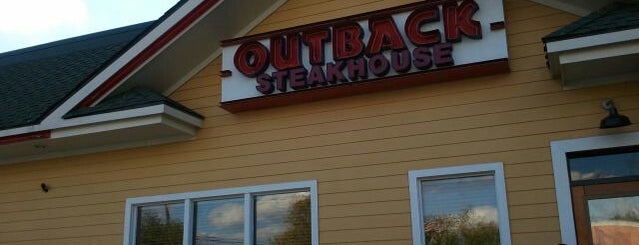 Outback Steakhouse is one of Lugares favoritos de Andria.
