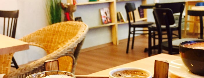 Veranda Coffee & Breakfast 2 is one of Lugares favoritos de Hakan.