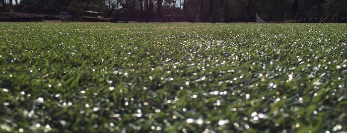 St. Pius X High School Soccer field is one of Locais curtidos por Chester.