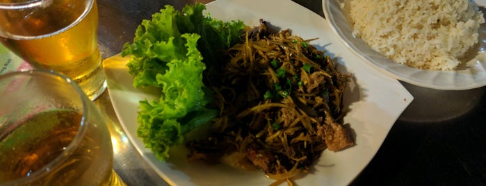 Chae Ngek Restaurant is one of Siem Reap.