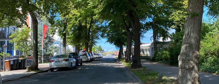 Warnemünde is one of Мекленбург-Форпоммерн.