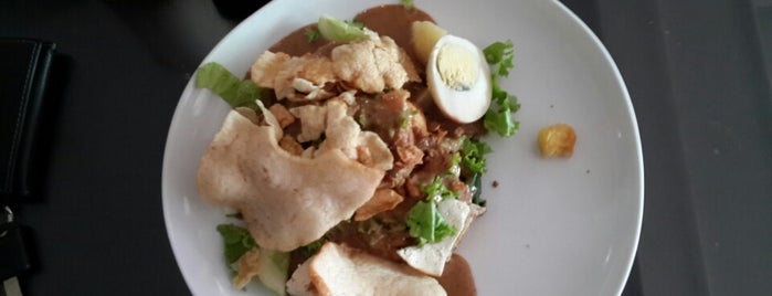 Gado-Gado Boplo is one of Around of me.