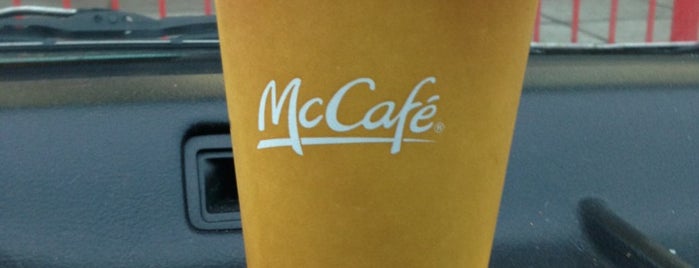 McDonald's is one of Locais curtidos por Auintard.