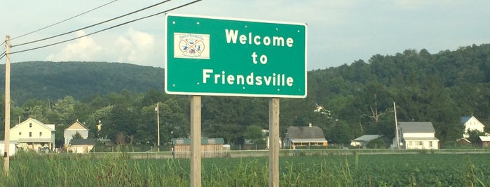 Friendsville is one of Tempat yang Disukai Lizzie.