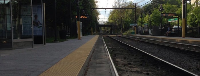 MBTA Woodland Station is one of Locais curtidos por Caroline 🍀💫🦄💫🍀.