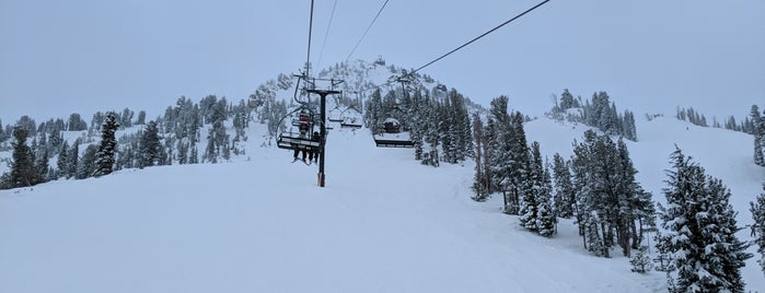 Chair 1: Mammoth Mountain (Broadway Express) is one of Orte, die Andrew gefallen.