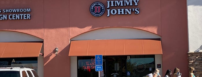 Jimmy John's Gourmet Sandwiches is one of Locais curtidos por Laura.