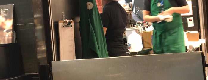 Starbucks is one of Lucas'ın Beğendiği Mekanlar.