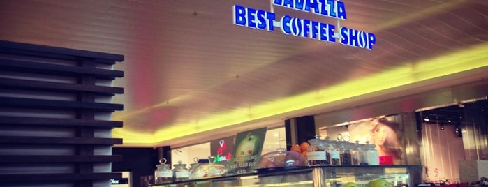 Lavazza is one of สถานที่ที่ Fly ถูกใจ.