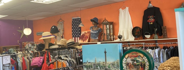 Berda Paradise Thrift Store is one of LA likes.