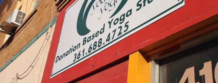 Youga Yoga Studio Downtown is one of Lugares favoritos de Vincent.