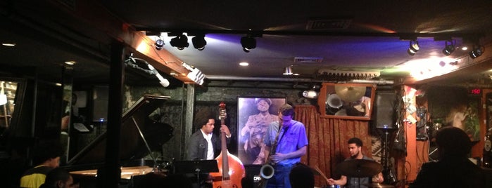 Smalls Jazz Club is one of Lieux sauvegardés par Natalia.