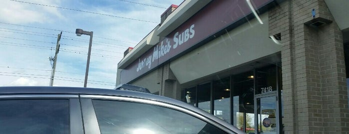 Jersey Mike's Subs is one of Locais curtidos por Reony.