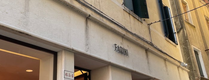 Farini is one of Venedig.