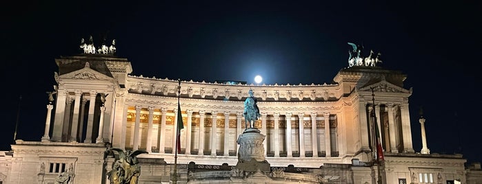 La Tombe de Victor Emmanuel II is one of Rome.