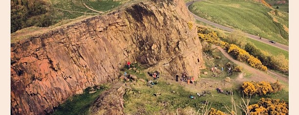 Salisbury Crags is one of SMU-in-Edinburgh To Do List.