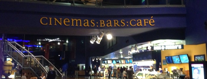 Showcase Cinema is one of Lugares favoritos de Alejandro.