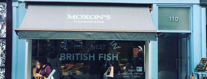 Moxon's Fishmongers is one of สถานที่ที่ Donal ถูกใจ.