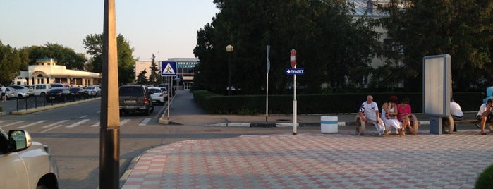 Аллеи аэропорта is one of Orte, die Георгий gefallen.