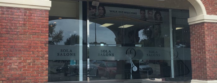 Sola Salon Studios is one of Posti che sono piaciuti a Mike.