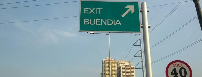 Skyway Buendia Exit is one of Deanna : понравившиеся места.