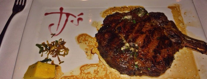 TJ's Steakhouse is one of Lieux qui ont plu à Blaire.