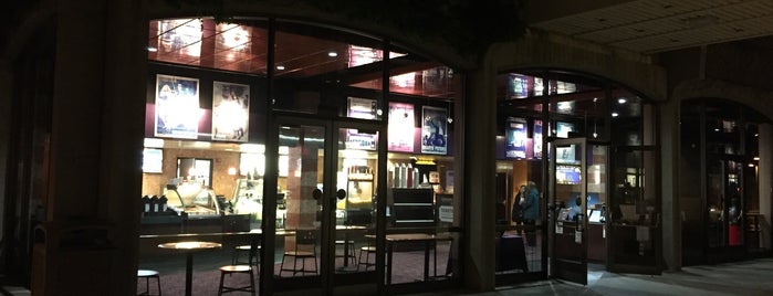 CineArts at Palo Alto Square is one of Parul'un Beğendiği Mekanlar.