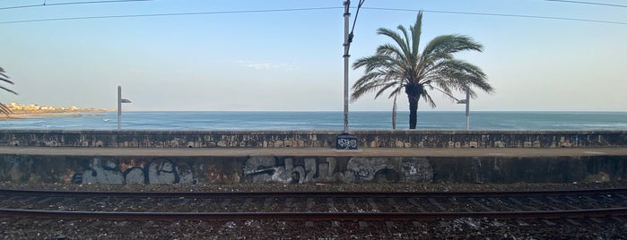 Estação Ferroviária de Monte Estoril is one of Lissabon.
