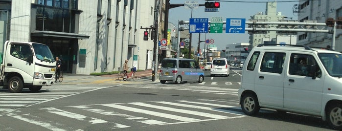ドンドビ交差点 is one of 愛媛県東予地方の交差点.
