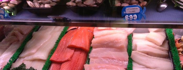 Randys Fish Market Restauarant is one of Naples.