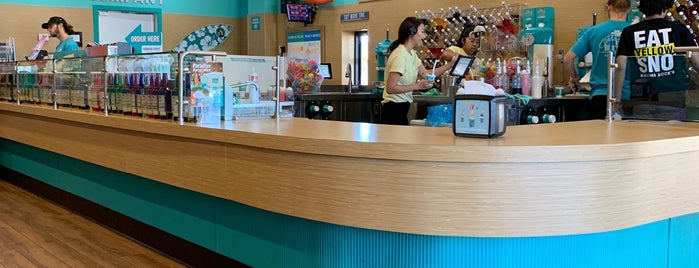 Bahama Bucks is one of Lieux qui ont plu à Rj.