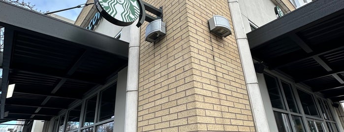 Starbucks is one of Must-visit Food in Portland.