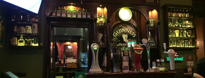 Irish Pub is one of Tempat yang Disukai Misha.
