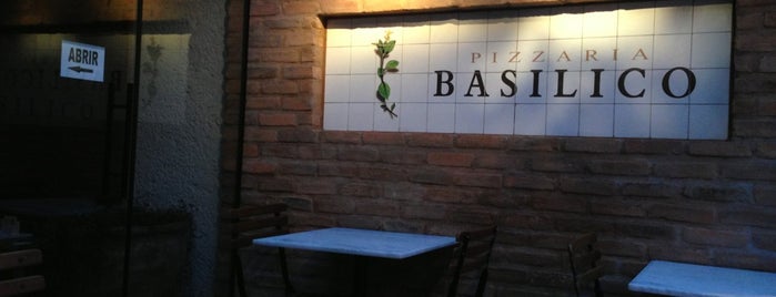 Pizzaria Basílico is one of Restaurantes.
