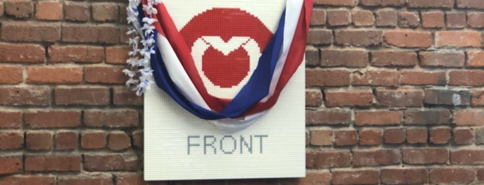 Front HQ is one of Locais curtidos por Andrew.