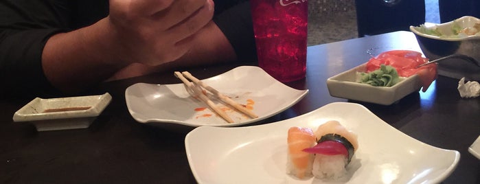 Saki Endless Sushi & Hibachi Eatery is one of Lugares favoritos de Scott.